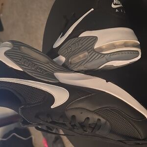 Nike Air Max Men's Black and White Shoes Size 13 Like New